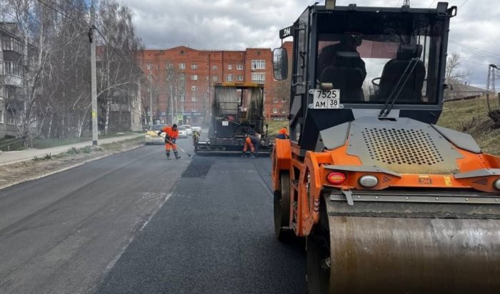 В Иркутске ведется ремонт дорог большими картами