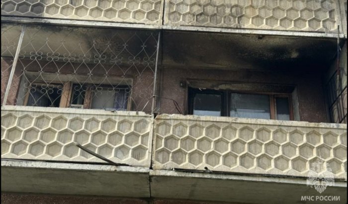 В Ангарске загорелись два балкона из-за окурка