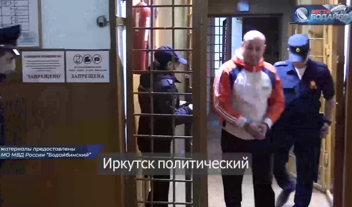 В Бодайбо мужчина из мести поджег авто главы ГИБДД (Видео)