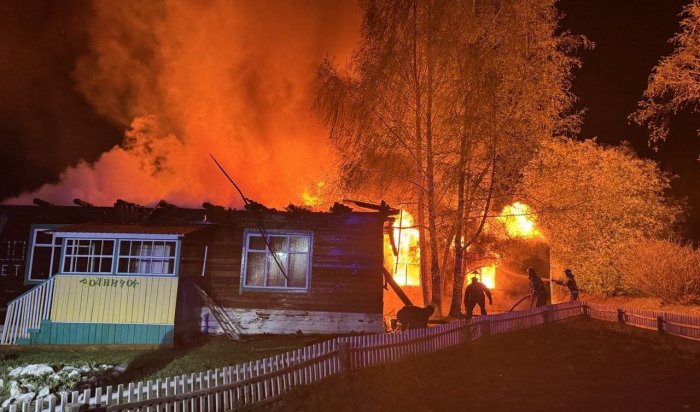 Пожар уничтожил детский сад «Родничок» в Аларском районе