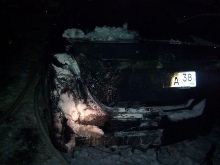 Минувшей ночью в Иркутске сгорели два автомобиля
