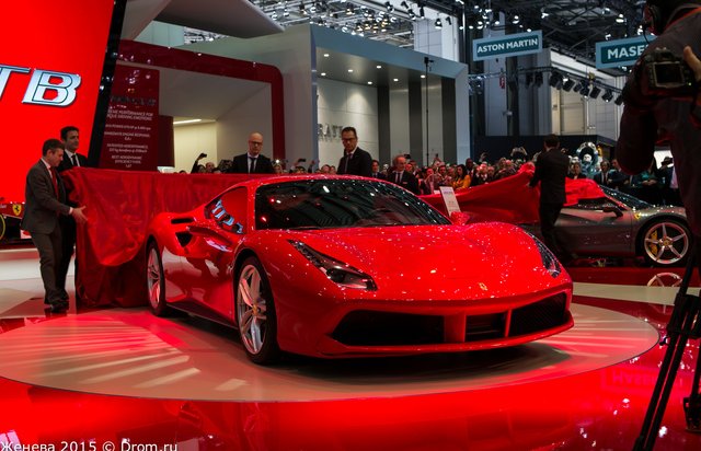 В Женеве представлена обновленная версия купе Ferrari 458 Italia