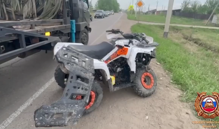 В Мамонах двое подростков на квадроцикле пострадали в ДТП (Видео)