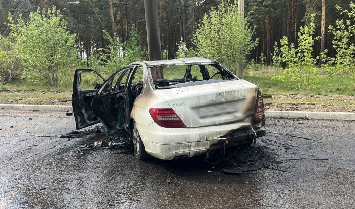 В Ангарске иномарка загорелась после ДТП