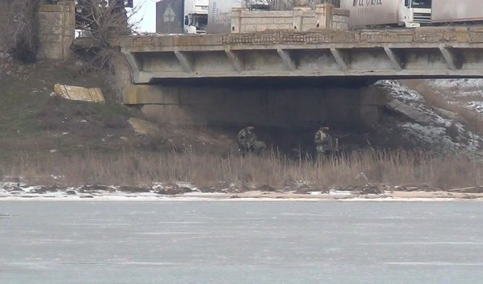 Украинские военные заминировали два моста на границе с Крымом