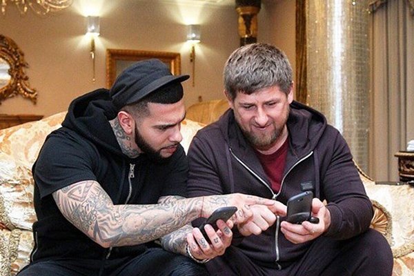 Кадыров и Тимати отказались от iPhone