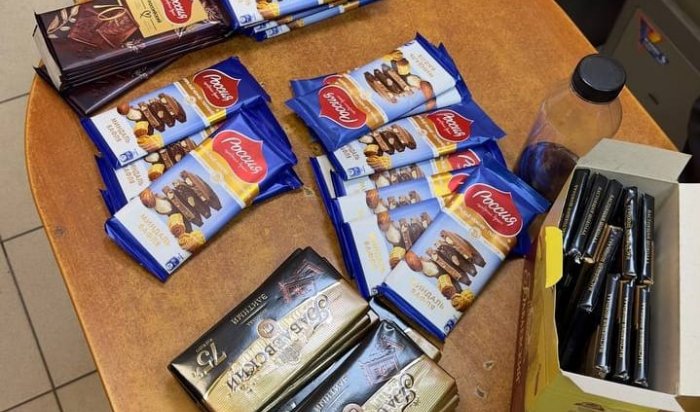 Похитителя более 30 плиток шоколада из супермаркета задержали в Иркутске