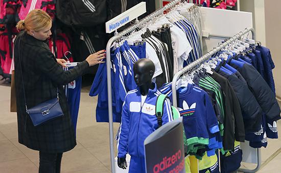 Adidas закроет 200 магазинов в России