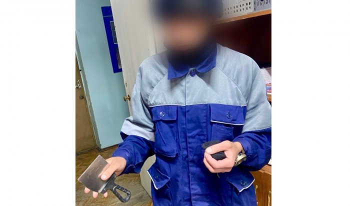 В Саянске мужчина со шпателем напал на подростка