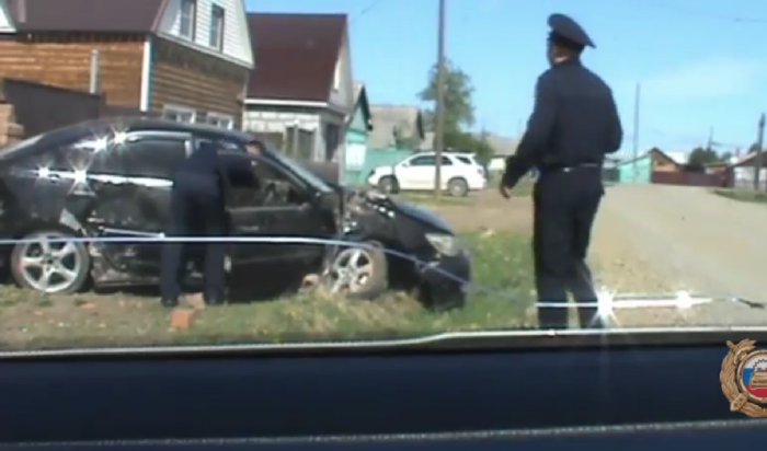 В Усть-Ордынском пьяная девушка попала в ДТП во время погони (Видео)