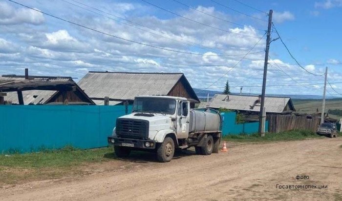 В Усть-Удинском районе пятилетний мальчик попал под колеса водовоза