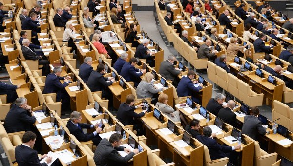 Путин сократил зарплаты депутатам Госдумы на 10%