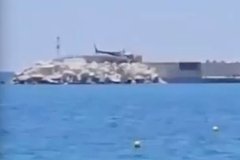 Вертолет с туристами из США упал в море вблизи Афин