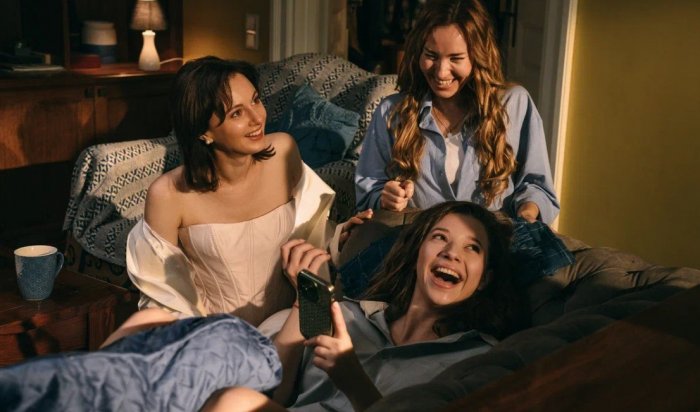 Стала известна дата премьеры комедийного сериала «Три сестры» с Ларисой Гузеевой и Павлом Деревянко
