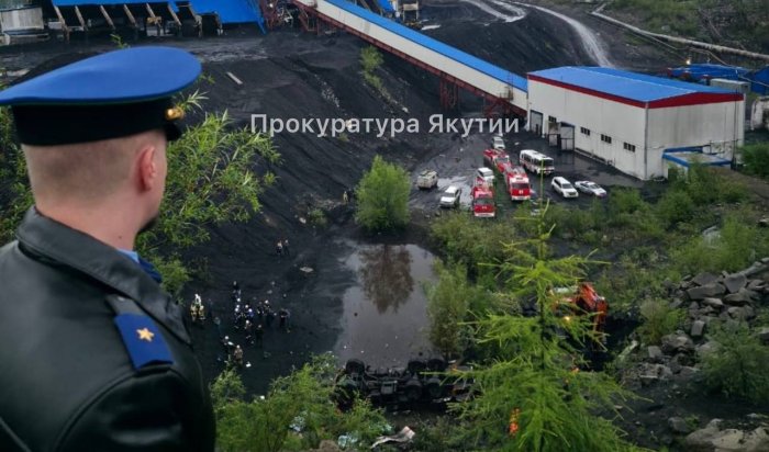 14 человек погибли при падении автобуса с обрыва в Якутии
