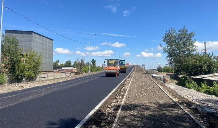 На путепроводе станции Батарейной в Иркутске уложен второй слой асфальта