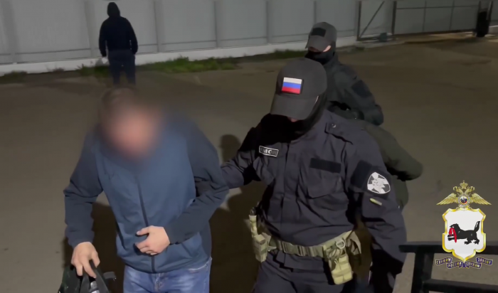 В Зиминском районе оперативники задержали группу сбытчиков героина (Видео)