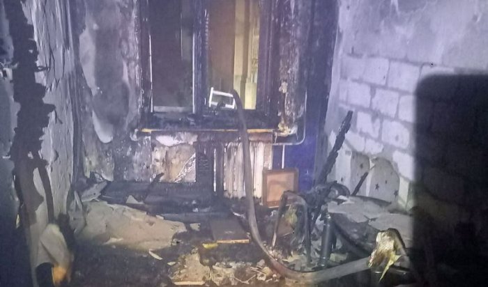 Упавшая аромосвеча стала причиной пожара в Братске