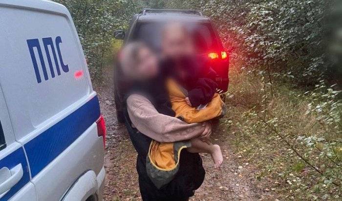 В Иркутском районе нашли женщину, заблудившуюся в лесу с трехлетней дочерью
