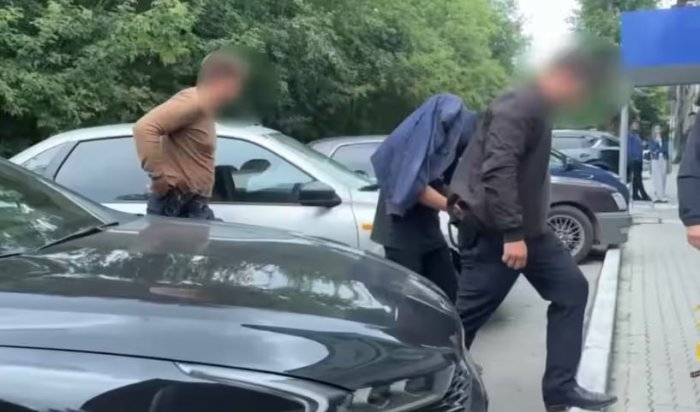 Иркутские подростки ограбили иностранца и угнали его автомобиль (Видео)