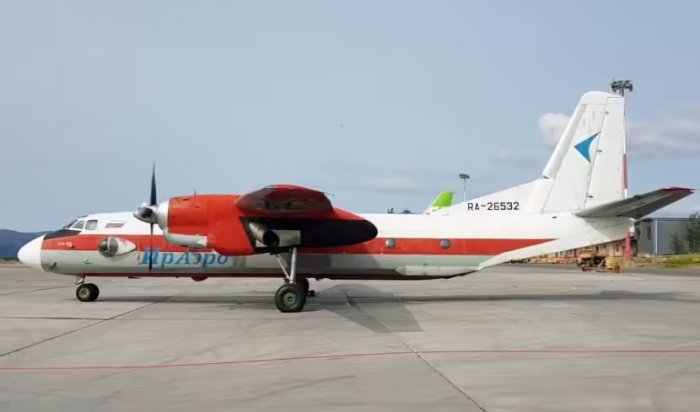 Самолёт иркутской авиакомпании прервал взлёт из-за вертолёта