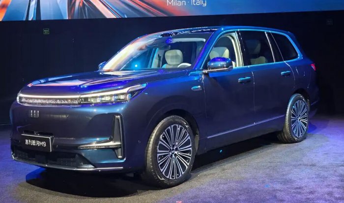 В Китае начали официально продавать кроссовер Geely Galaxy M9