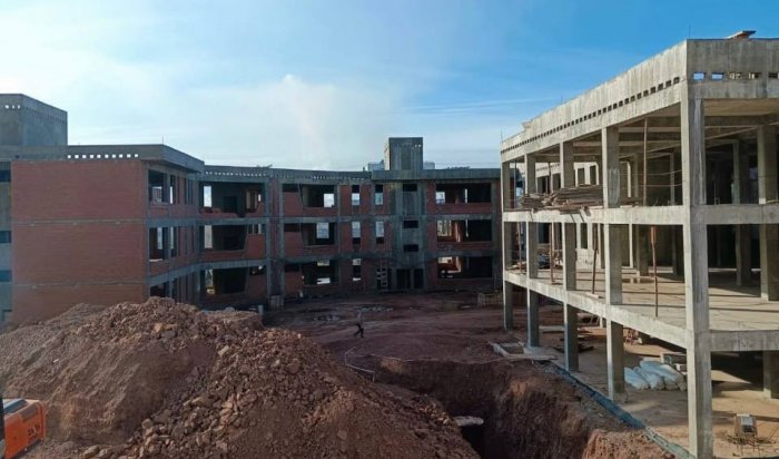 В Братске продолжается строительство школы на 1 275 мест