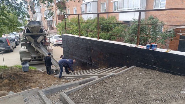 25 лестниц отремонтировали в Свердловском округе Иркутска