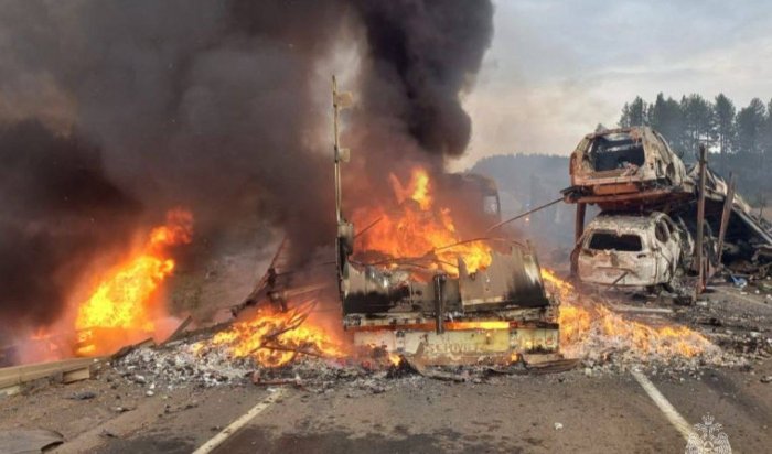 Водитель автовоза погиб в массовом ДТП в Нижнеудинском районе