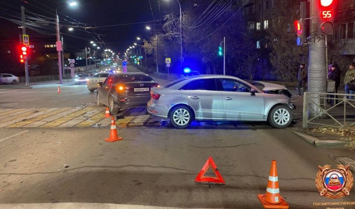 В Свердловском округе Иркутска два человека пострадали в ДТП