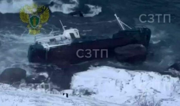 В Мурманской области шторм сорвал суда с причала