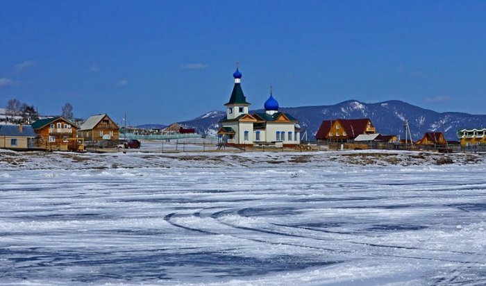 В Большом Голоустном снесли незаконные бани на берегу Байкала