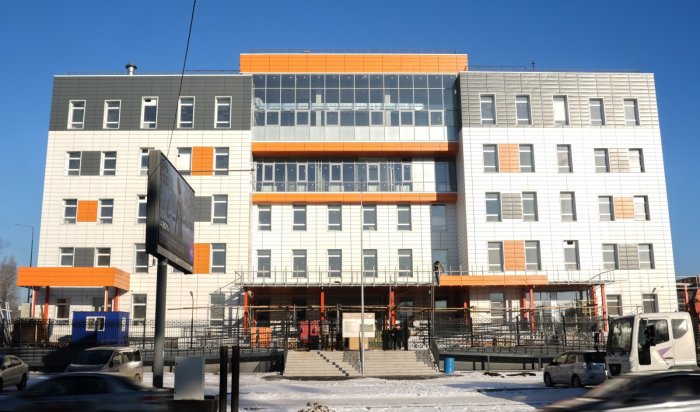 В Иркутске почти завершено строительство поликлиники № 15