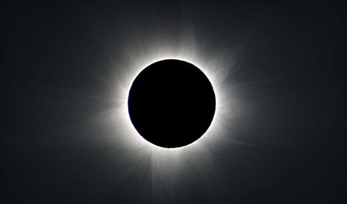 Астрономы из Иркутска в Заполярье сделали больше 200 снимков солнечного затмения