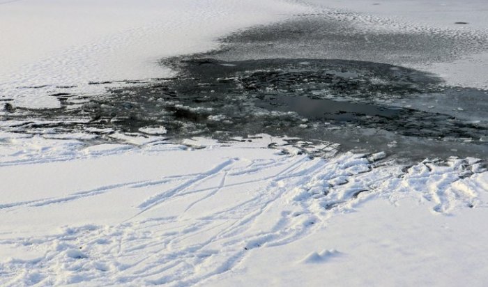 Рыбак утонул в Братском водохранилище, провалившись под лед в Усть-Удинском районе