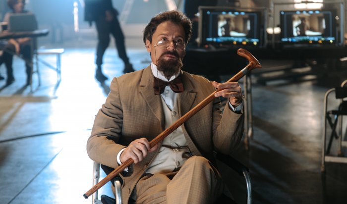 Павел Деревянко повторил образ из голливудской комедии