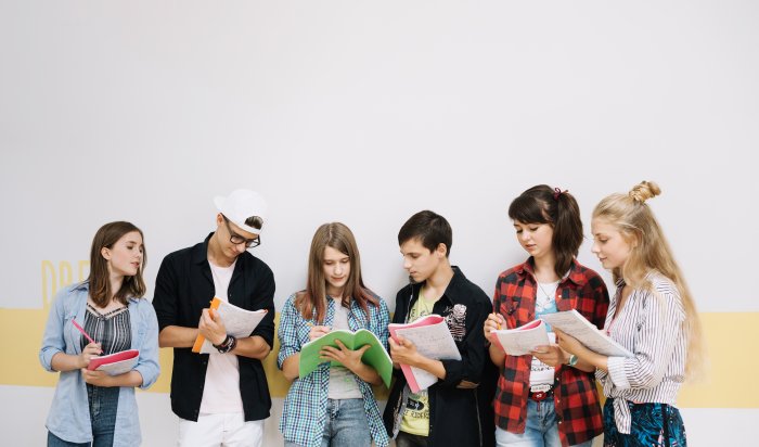 Для российских студентов организуют «Школу будущих родителей»