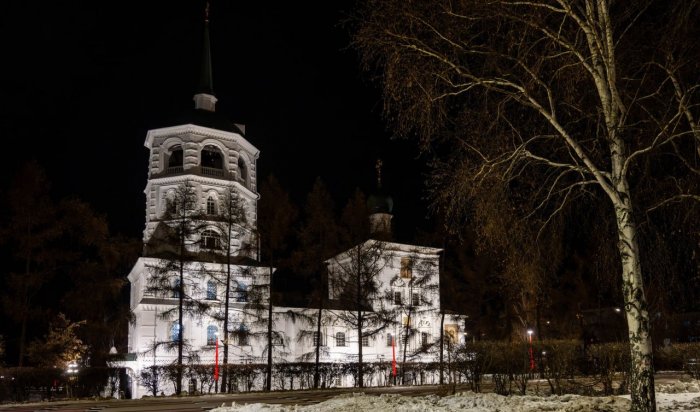 На территории Спасского храма в Иркутске появилась архитектурная подсветка
