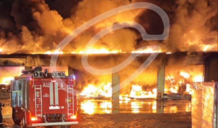 В Иркутске на Полярной произошел крупный пожар