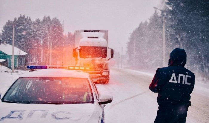 На трассе «Байкал» ограничили движение большегрузов