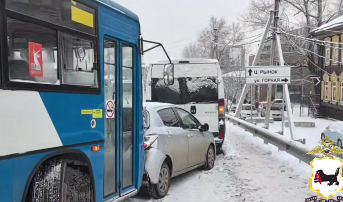 Массовое ДТП произошло в центре Иркутска (Видео)