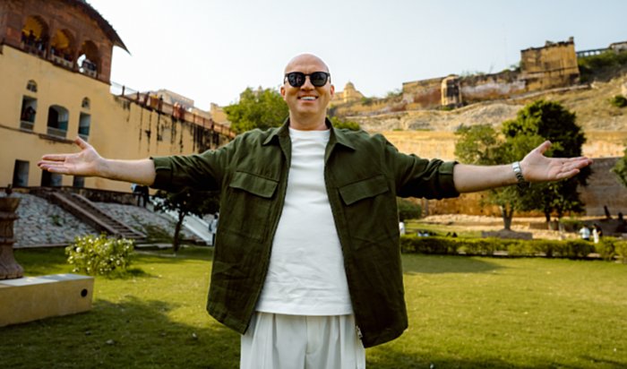 Бурунов и Диброва снялись в первом российском реалити в Индии