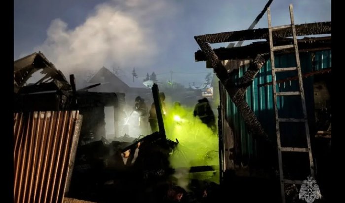 В Иркутске при пожаре погибли два человека