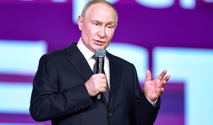 Путин указал на влияние мессенджеров на молодежь