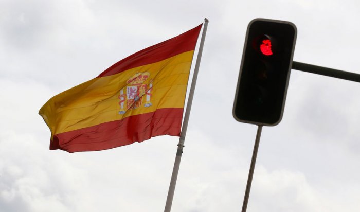 Испания может ограничить въезд с пятилетними загранпаспортами