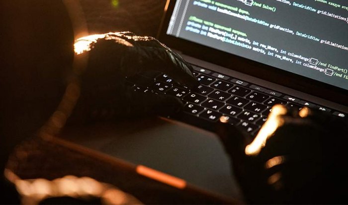 Пенсионеру из Бодайбо вернули деньги, украденные мошенниками