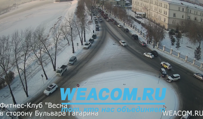Камера WEACOM.RU зафиксировала момент ДТП на бульваре Гагарина в Иркутске