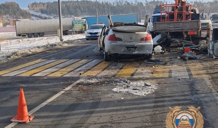 Водитель Nissan Skyline погиб в Тулунском районе, врезавшись в стоящий грузовик