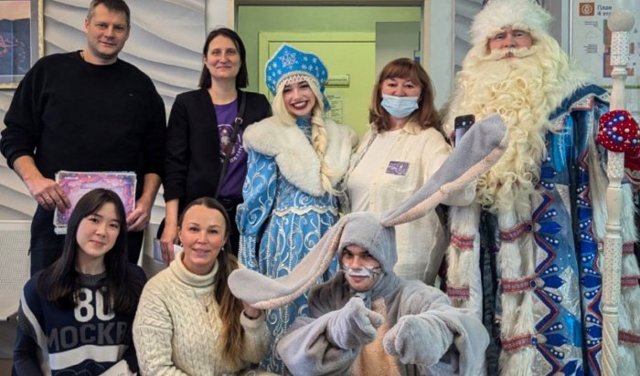 Школы и детские сады Иркутска украшают к Новому году