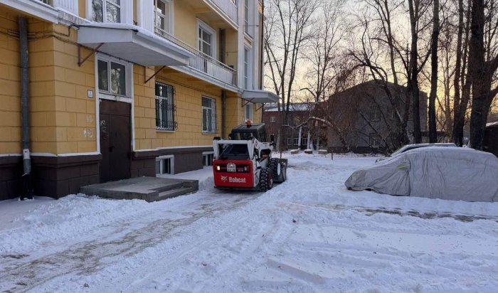 Иркутские дворы продолжат убирать в праздники